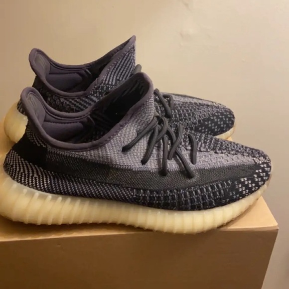 Yezzy v2 carbon size 9